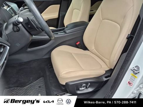 Used 2020 Jaguar F-PACE Premium AWD/4WD image 12