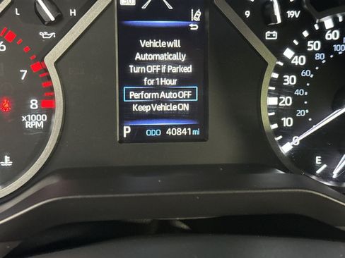 Used 2022 Toyota Tundra SR5 w/ SR5 Convenience Package AWD/4WD image 21