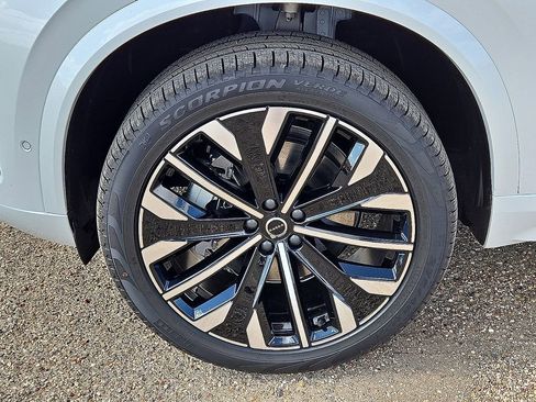 New 2026 Volvo XC90 B6 Ultra image 10