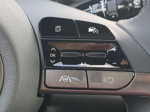 Certified 2025 Hyundai Elantra Sport image 22