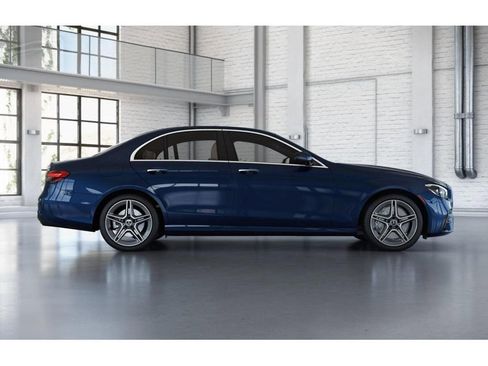 Used 2023 Mercedes-Benz E 350 4MATIC Sedan image 2