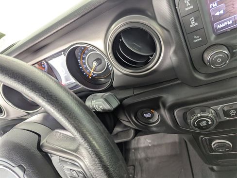 Used 2021 Jeep Gladiator Sport image 23