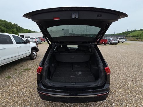 Used 2018 Volkswagen Tiguan SEL AWD/4WD image 14