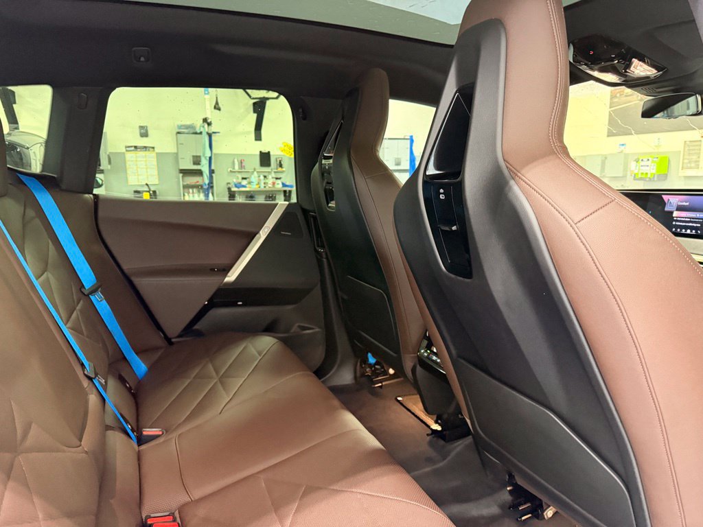 Used 2024 BMW iX xDrive50 AWD/4WD image 25