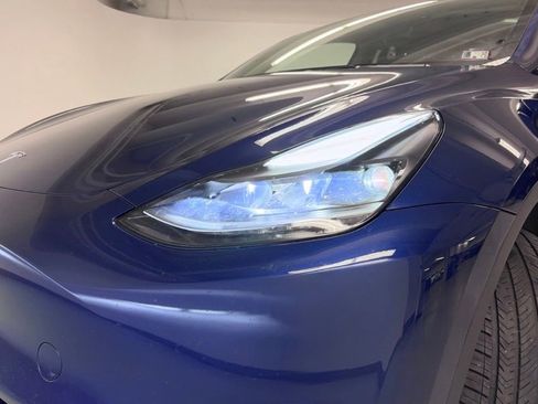 Used 2024 Tesla Model Y Long Range AWD/4WD image 11