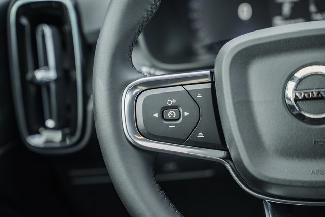 New 2026 Volvo XC40 B5 Ultra w/ Climate Package AWD/4WD image 30