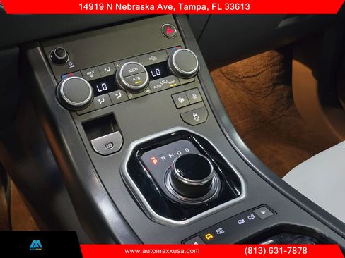 Used 2018 Land Rover Range Rover Evoque SE image 17