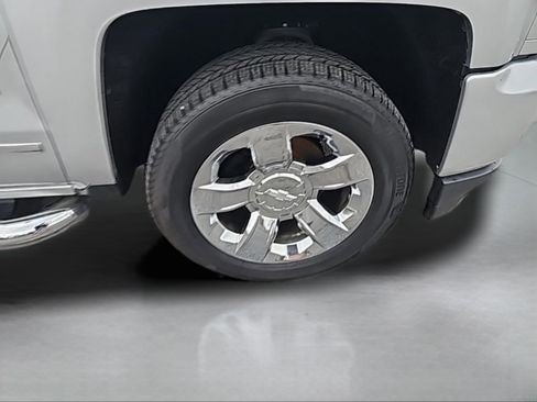 Used 2016 Chevrolet Silverado 1500 LTZ Z71 image 24