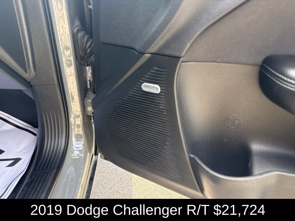 Used 2019 Dodge Challenger R/T w/ Blacktop Package RWD image 17