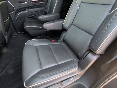 Used 2022 Cadillac Escalade ESV Premium Luxury AWD/4WD image 20