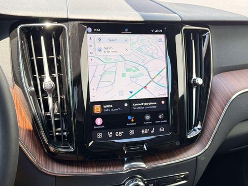 Used 2023 Volvo XC60 B5 Plus w/ Climate Package FWD image 22