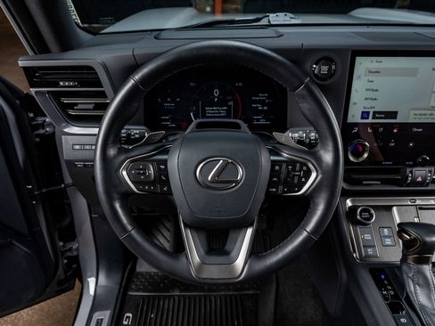 Used 2024 Lexus GX 550 550 Luxury w/ Accessory Package (2T) image 19