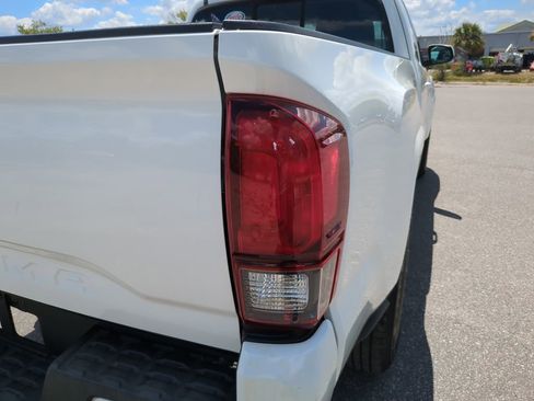 Used 2020 Toyota Tacoma SR w/ SR Convenience Package RWD image 7
