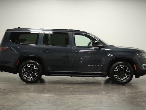 Used 2025 Jeep Wagoneer Series III image 9