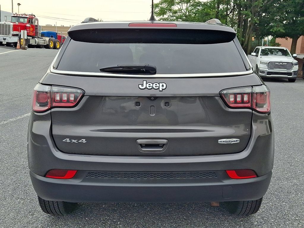 Used 2019 Jeep Compass Latitude w/ Cold Weather Group AWD/4WD image 6