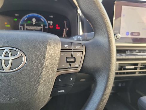 Used 2025 Toyota Camry LE w/ Convenience Package FWD image 16