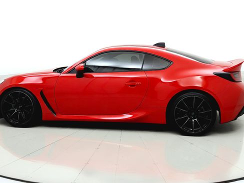 Used 2023 Toyota GR86 Premium RWD image 4