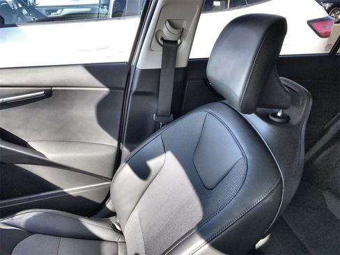 Used 2024 Kia Niro EX image 29