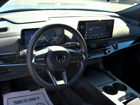 Used 2024 Honda Prologue EX image 16