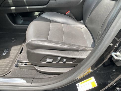 Used 2021 Cadillac XT5 Premium Luxury w/ LPO, Floor Liner Package AWD/4WD image 16