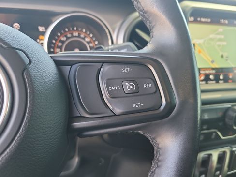 Used 2022 Jeep Wrangler Sport AWD/4WD image 25