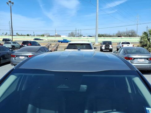 Used 2024 Kia Sportage EX image 10