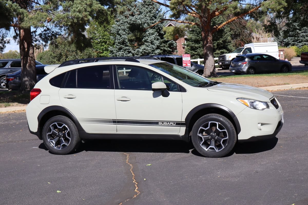 Used 2015 Subaru Crosstrek 2.0i Premium AWD/4WD image 2