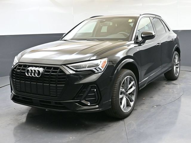 Used 2024 Audi Q3 2.0T Premium w/ Convenience Package AWD/4WD image 1