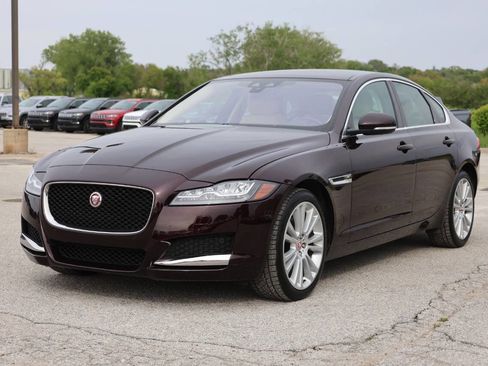 Used 2020 Jaguar XF Prestige AWD/4WD image 6