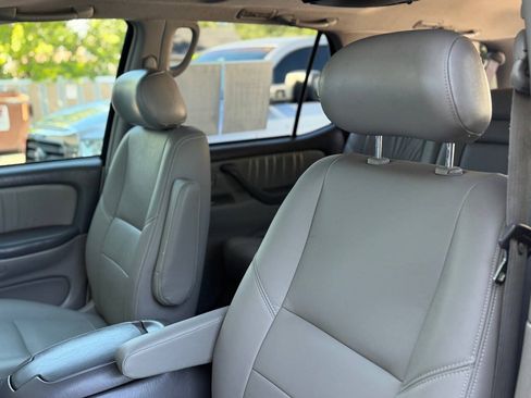 Used 2004 Toyota Sequoia Limited RWD image 8