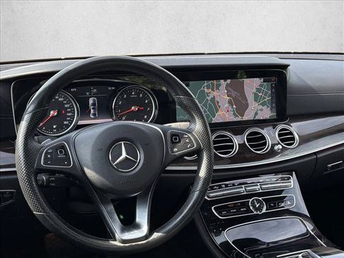 Used 2017 Mercedes-Benz E 300 4MATIC image 11