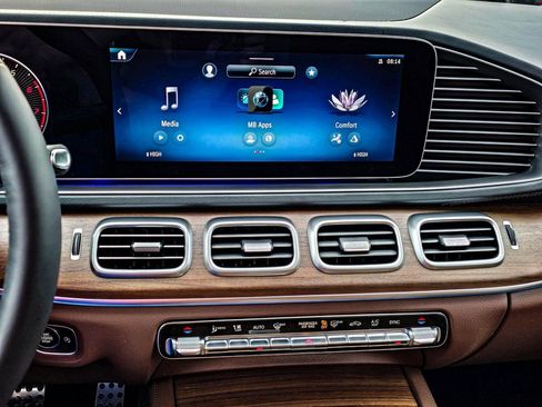 New 2026 Mercedes-Benz GLS 450 4MATIC image 18