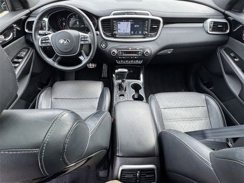Used 2019 Kia Sorento SX image 9