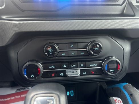 Used 2023 Ford Bronco Black Diamond w/ Sasquatch Package image 22