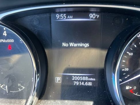 Used 2016 Nissan Rogue S AWD/4WD image 9