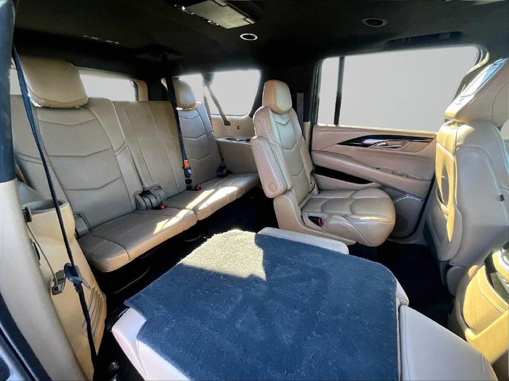 Used 2018 Cadillac Escalade ESV Platinum AWD/4WD image 25