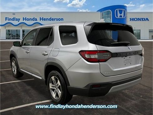 New 2025 Honda Pilot EX-L image 3