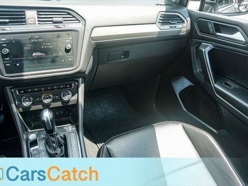 Used 2021 Volkswagen Tiguan SE FWD image 28