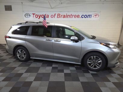 Certified 2022 Toyota Sienna XLE w/ XLE Plus Package