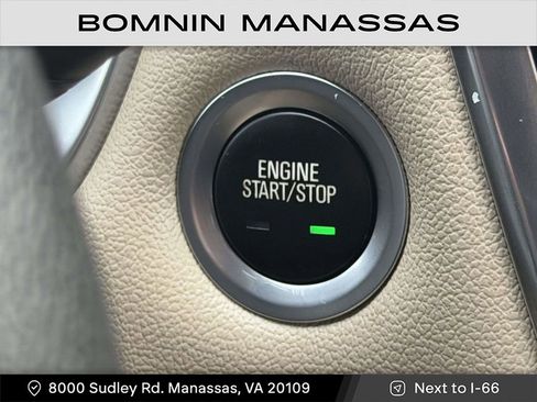 Used 2022 Chevrolet Traverse LS image 23