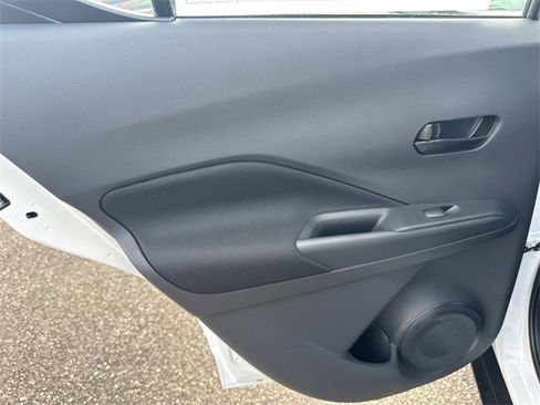 New 2025 Nissan Kicks Play S image 14