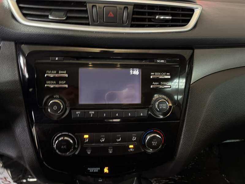 Used 2016 Nissan Rogue S FWD image 15