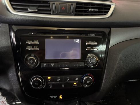 Used 2016 Nissan Rogue S image 15