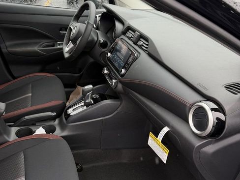 New 2025 Nissan Versa SR image 29