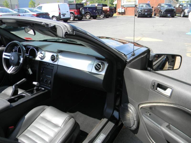 Used 2005 Ford Mustang GT RWD image 21