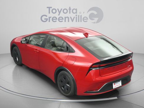 Used 2025 Toyota Prius LE FWD image 10