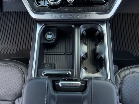 New 2026 Ford Expedition Platinum w/ Stealth Performance Package AWD/4WD image 32
