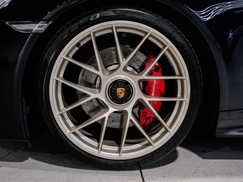 Used 2018 Porsche 911 Carrera GTS image 40