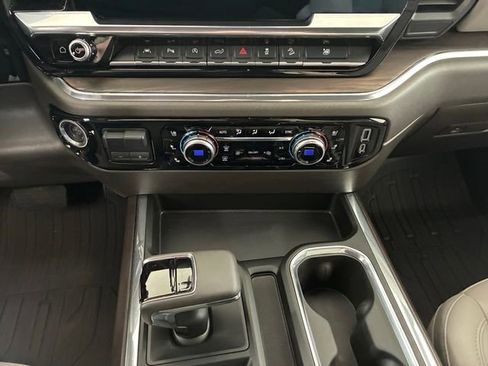 Used 2023 GMC Sierra 1500 SLT w/ SLT Premium Plus Package AWD/4WD image 21