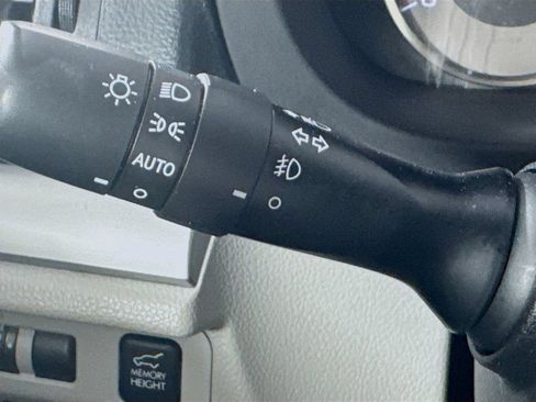 Used 2015 Subaru Forester 2.5i Limited AWD/4WD image 12